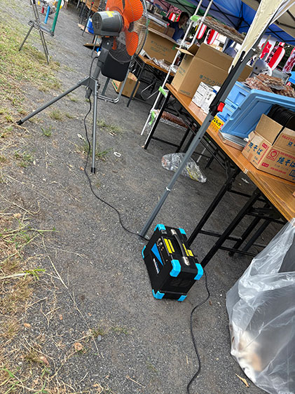 蓄電池を活用したクリーン盆踊りの会場風景